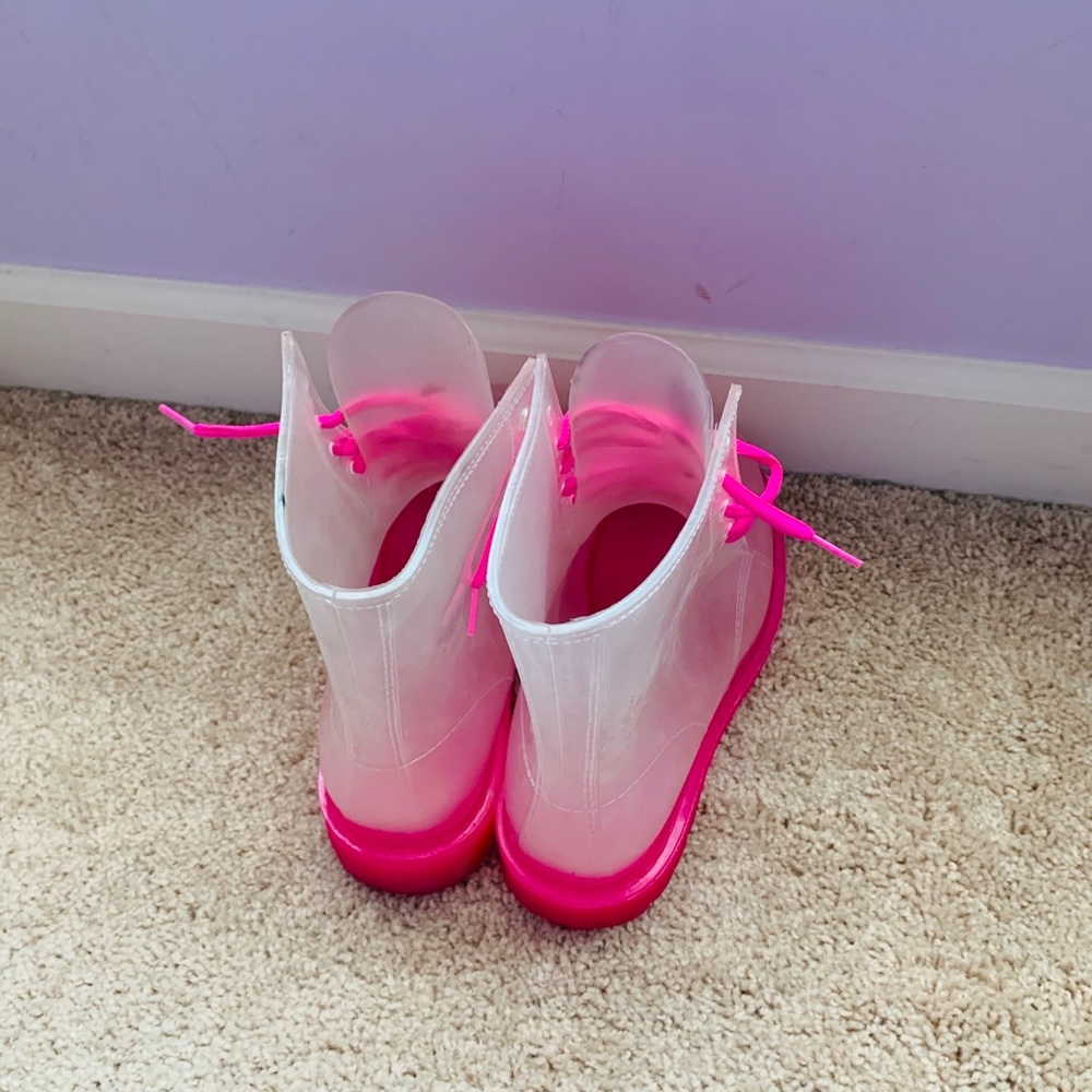 Translucent boots - Picture 3 of 4